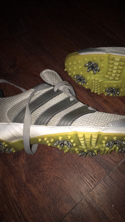 GOLF SHOES. (SIZE 10.5)