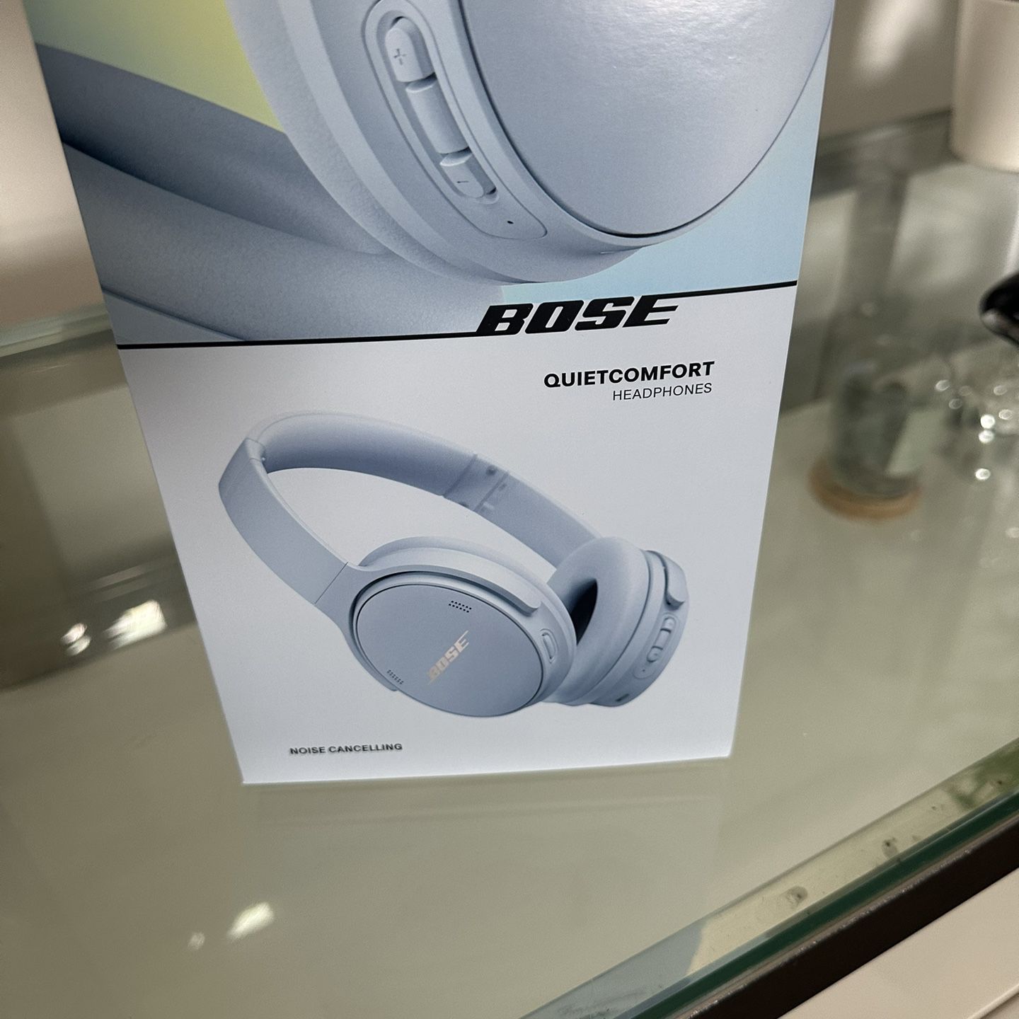 Bose Quietcomfort Headphones NEW