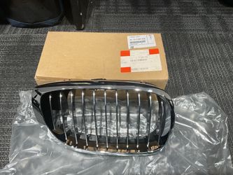OEM BMW E46 325Ci 330Ci Right Kidney Grille Chrome 511(contact info removed)8