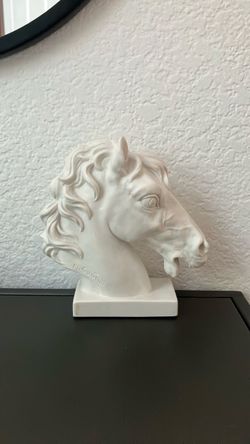 Made in Italy White Sculpted Horse Statue Decor