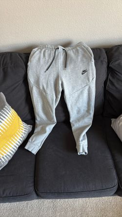 Nike tech pants only Sz S