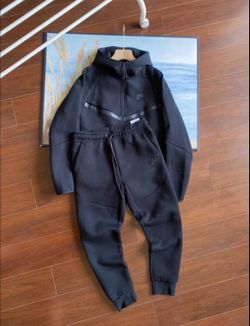 Nike tech