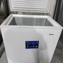Haier Freezer Chest 5.0 Cu Ft (Needs Repair) Please read. 
