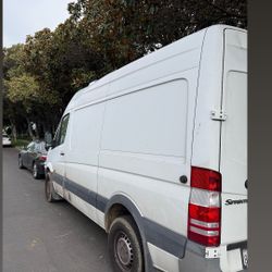 2013 Freight Liner Sprinter 