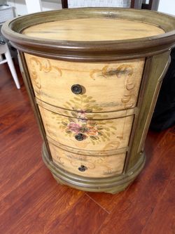 Oval 3-Drawer Accent Table / Nightstand - Floral Antique-Style Finish