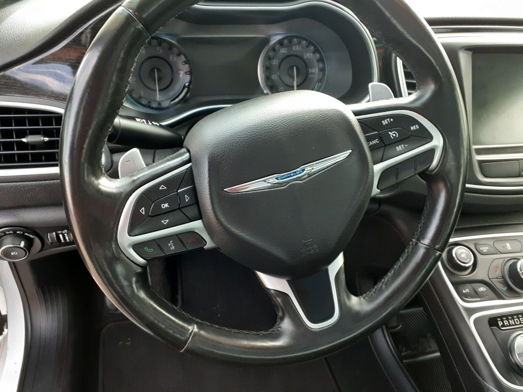 Chrysler 200