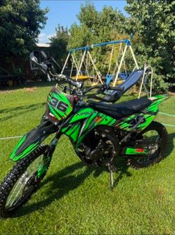 Apollo 250CC Dirtbike (Needs Part)