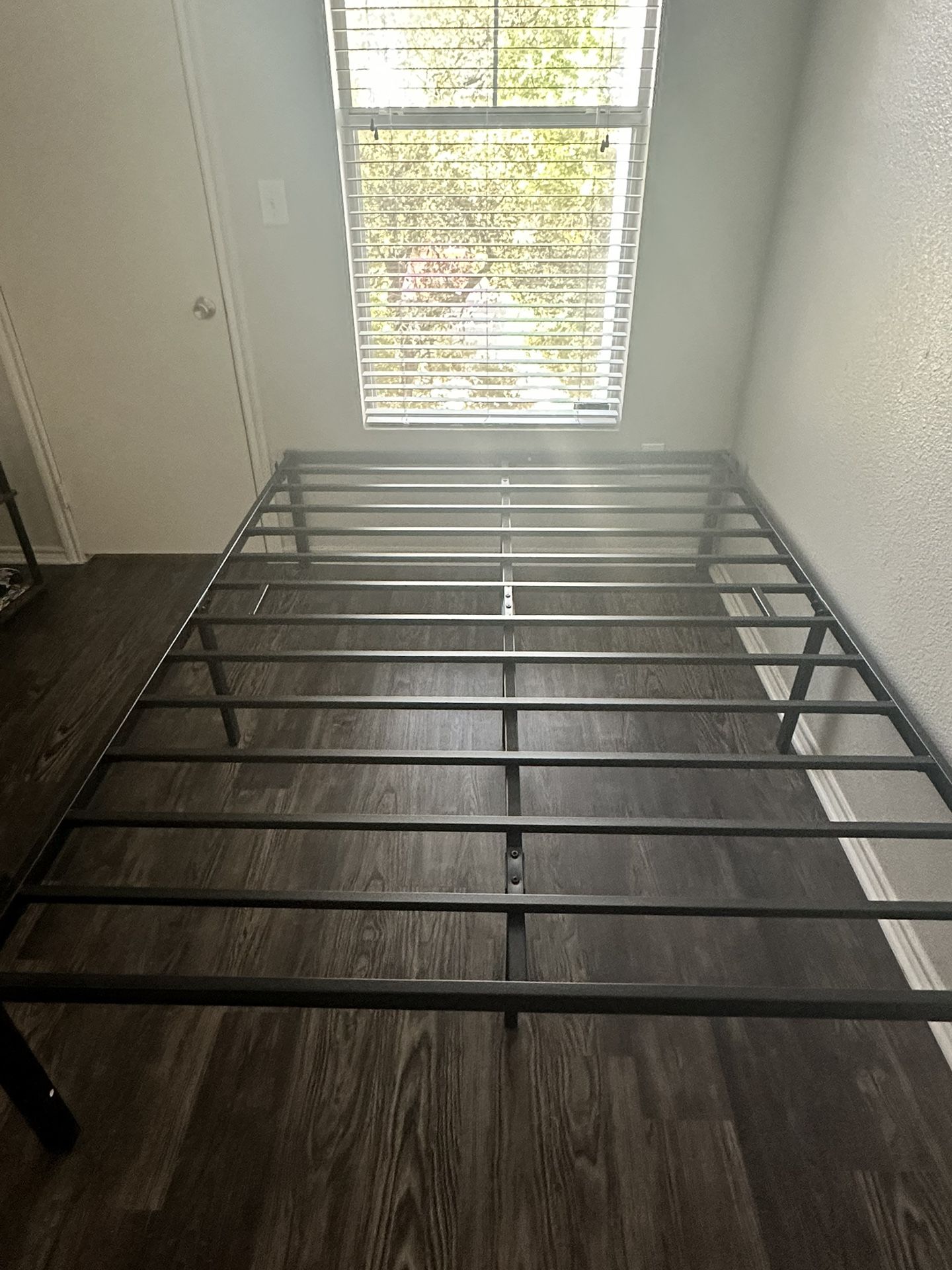 Queen Metal bed frame