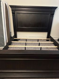 King bed frame with bed box
