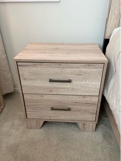Set of 2 nightstands