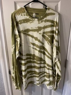 Large Fashion Nova Long Sleeve