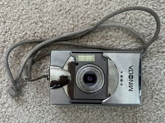 Konica Minolta DiMAGE G500 compact digital camera