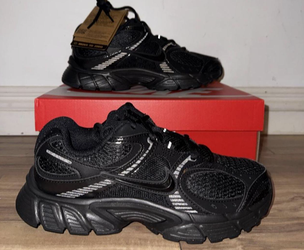 Nike Women's Black Trainers