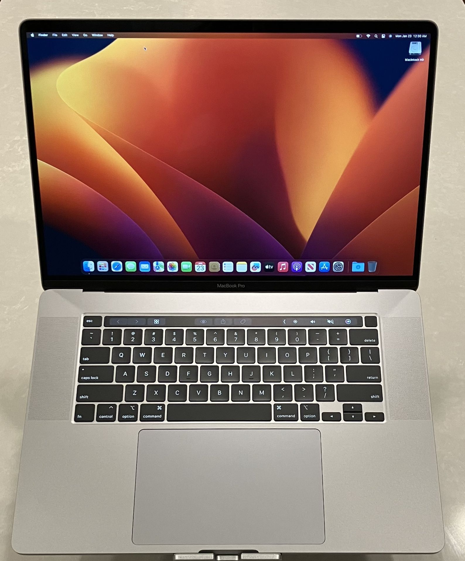 Apple 16” MacBook Pro Touch Bar Intel i9 32Gb 512GB SSD 8GB Video