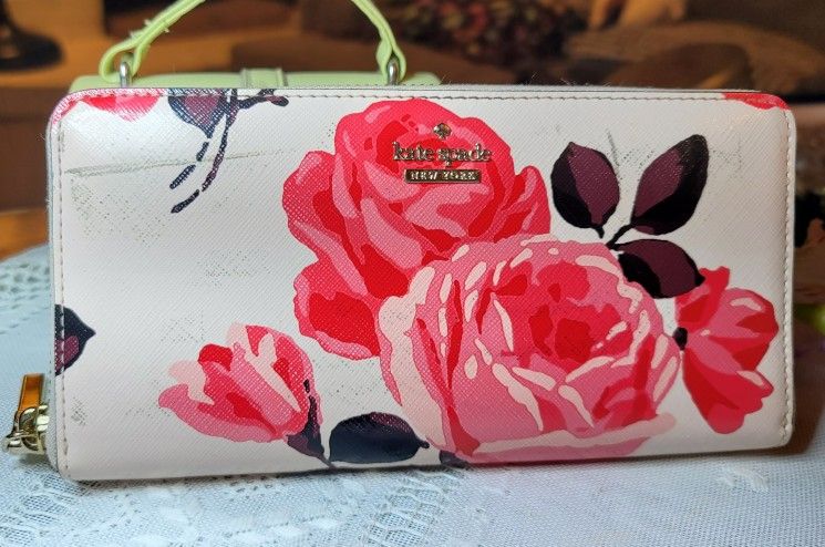 Kate Spade Cameron St Women's Wallet Roses