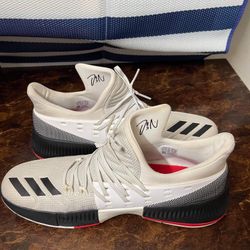 Dame Lillard 3 Size 14