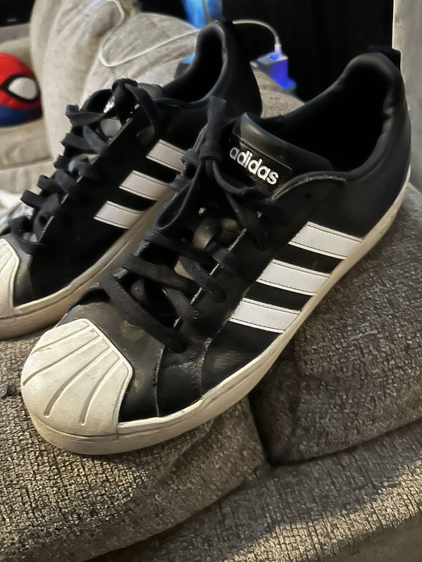 Adidas Men’s Size 10