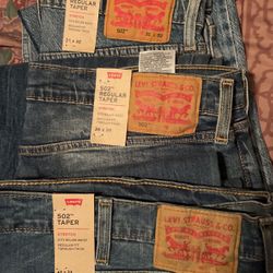 Men’s Levis PlEASE LOOK AT THE SIZES IN THE PICS