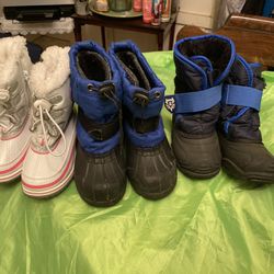 Kids Snow Boots Size 8 Selling Each Pair