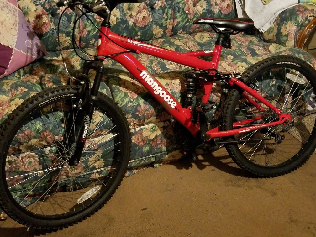 Boys 24" Mongoose Standoff Mountain Bike