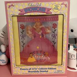 Vintage 1997 Collector Doll Showcase