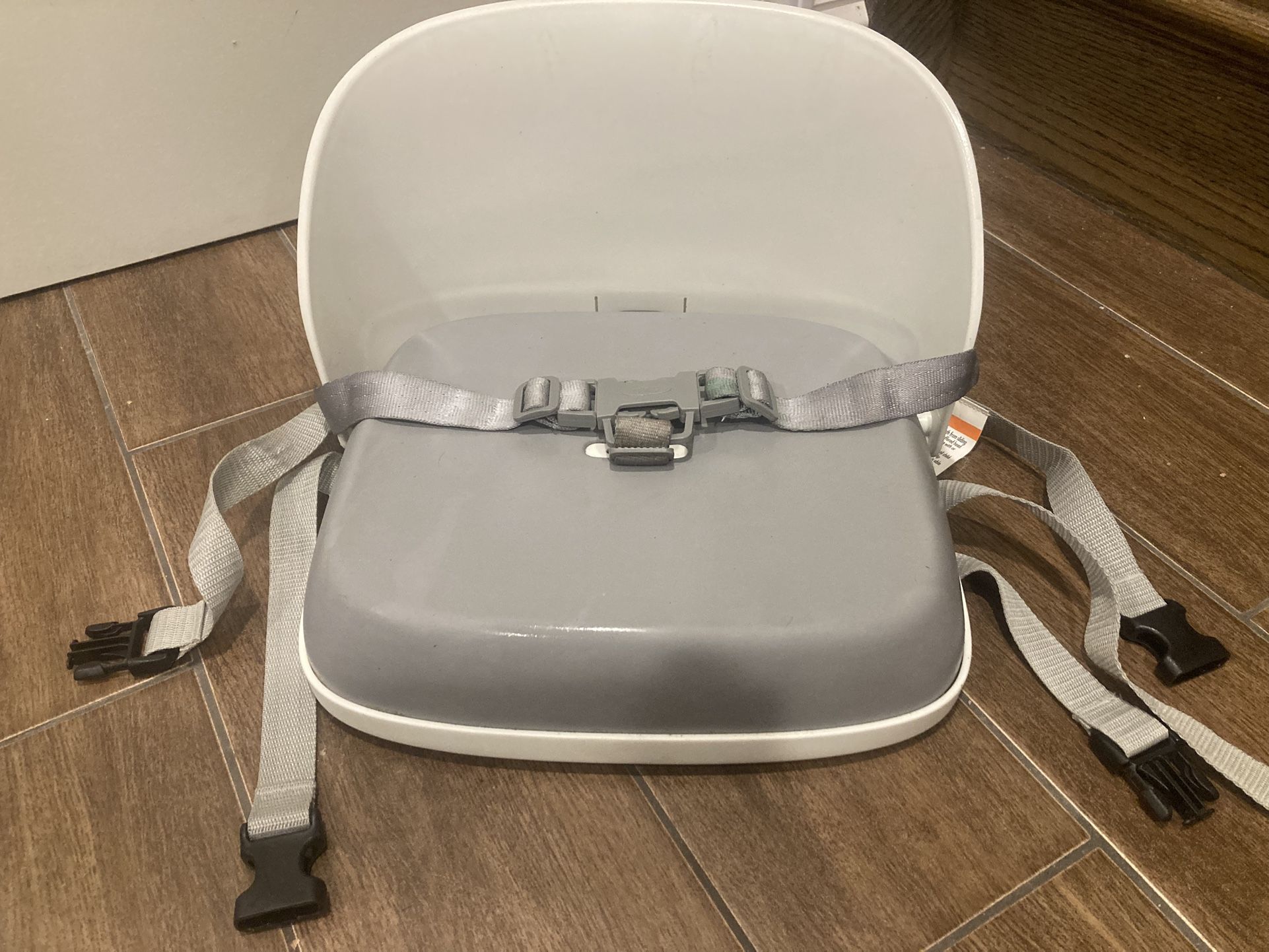 Oxo Contemporary Easy To Clean Booster Seat for Child With Safety Straps