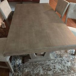 Elegant Dining Table Set