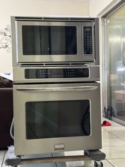Frigidaire Gallery Oven & Microwave- Excellent Condition 27”Lx18”Wx41”H