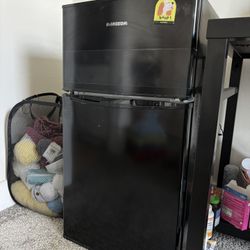 Mini Fridge With Freezer (Bangson)
