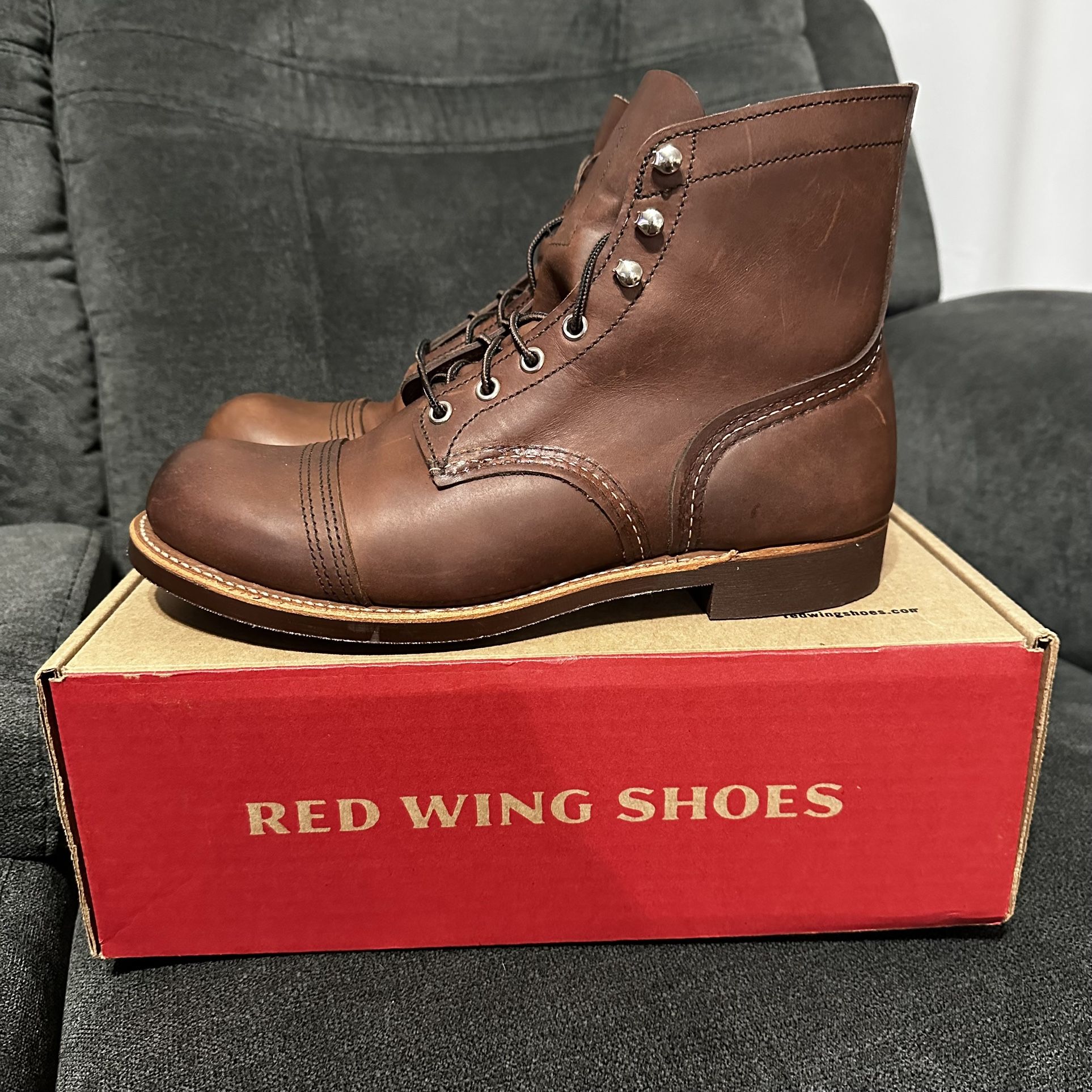 Red Wing Boots Iron Rangers Men 8.5 D 8111