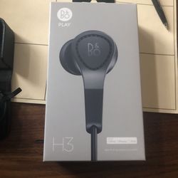 Bang & Olufsen Solo H3 Earphones - NEW in BOX!!!