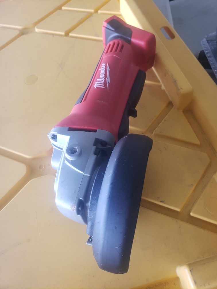 Milwakke Grinder M18