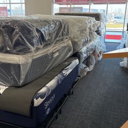 Outlet Mattresses Up To 50% Off! 