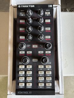 Traktor Control X1 MIDI Controller