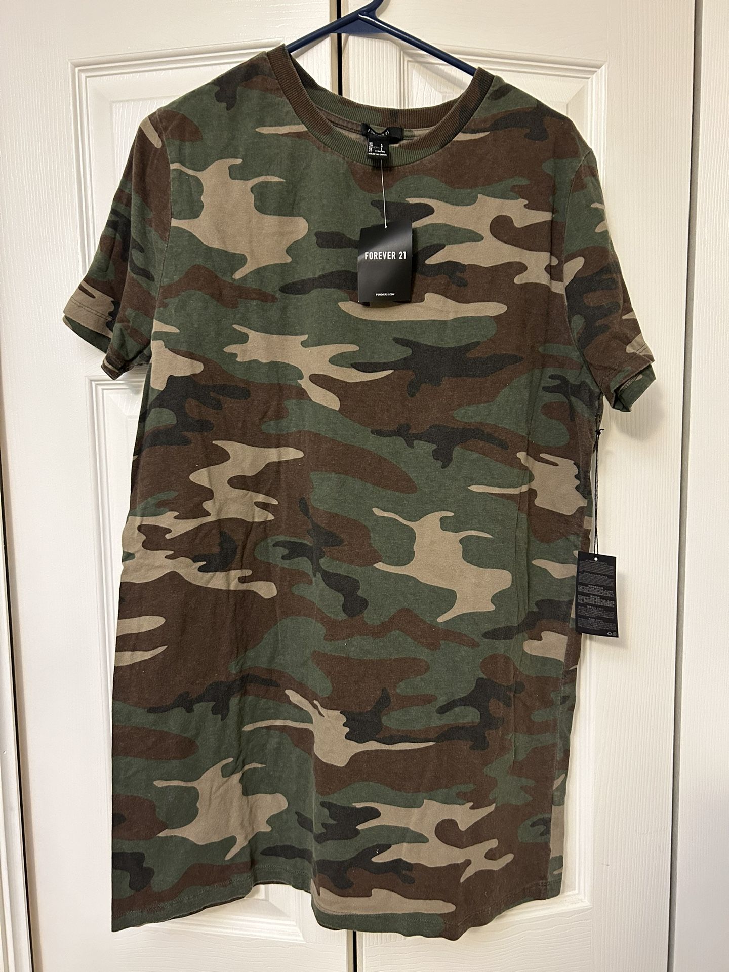 Forever 21 Camouflage Short Sleeve Shirt/Dress-Large-NWT