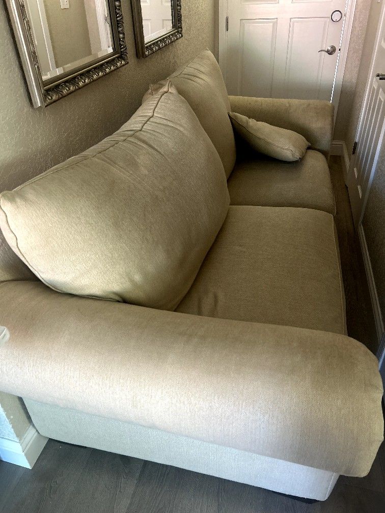 Free Sofa And Love Seat