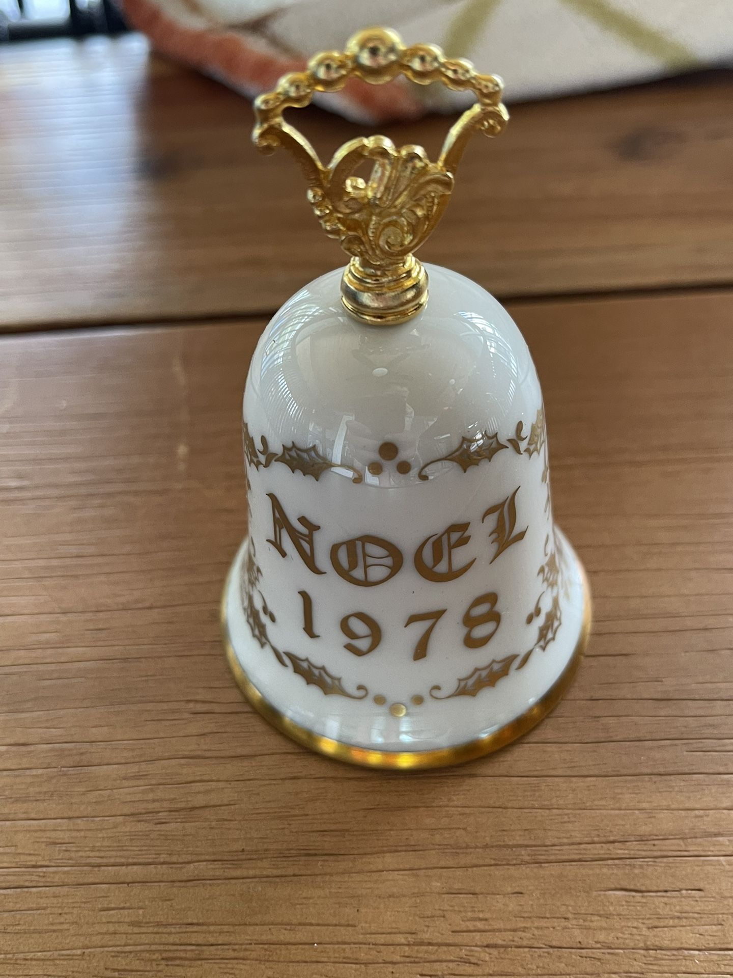 Currier and Ives bell