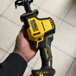 Dewalt Atomic Hackzall 