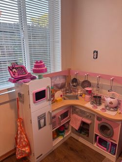 Play kitchen