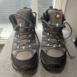 Merrill’s Hiking Boots Women Size 9.5