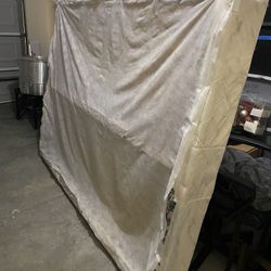 Free Used Box Mattress Queen Size Bed 