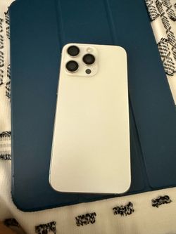 iPhone 15 pro max white