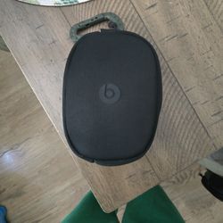 Beats Solo 4 Headphones