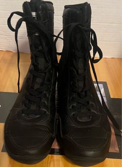Title black men’s boxing shoes size 8