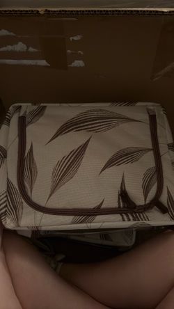 Storage Boxes with Leaves design
