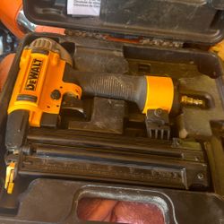 Dewalt Finish Nail 18