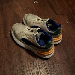 puma low top slip ons size 11c