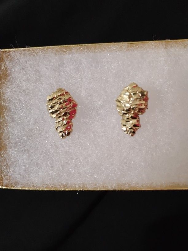 10k Nugget Earrings