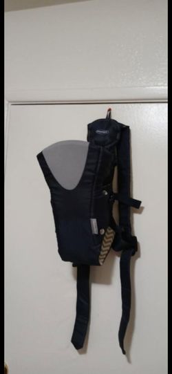 Infantino soft baby carrier 8-25 LB Pickup 3-8:30 pm rainbow/charleston cash only moving sale