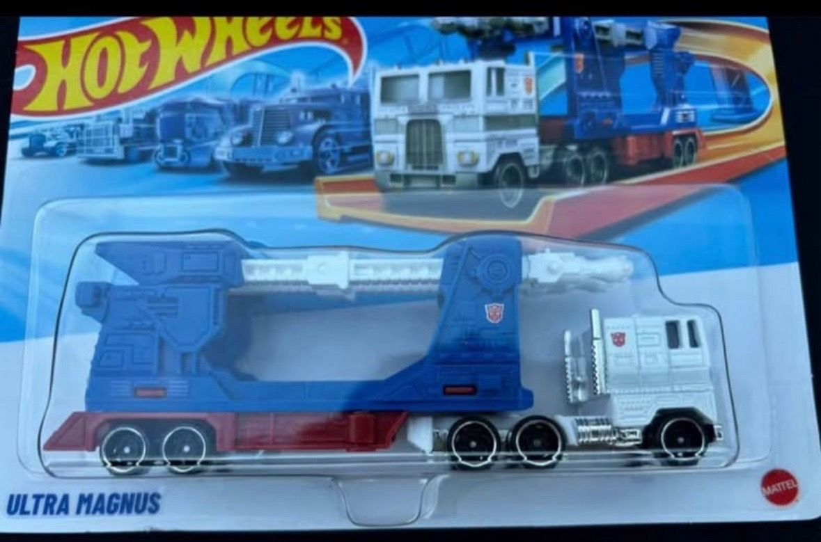Hot Wheels Track Fleet ULTRA MAGNUS Cybertronian Truck Transformers 2024 JCM59